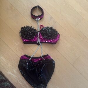 Very fun, jazz or tap costume!